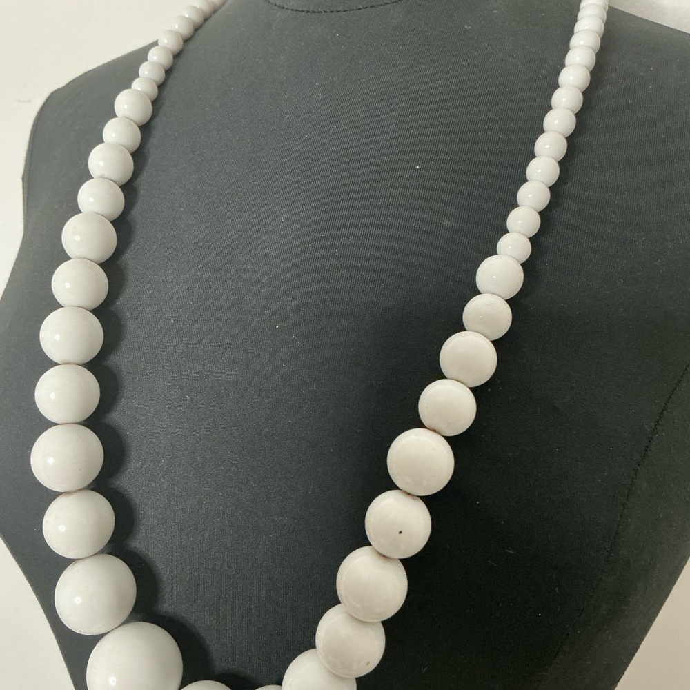 Vintage White Beaded Necklace